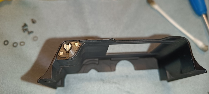 Detailed view to the film transport gear in the film gate cover