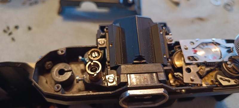 Insertion of the shutter spindle bearing